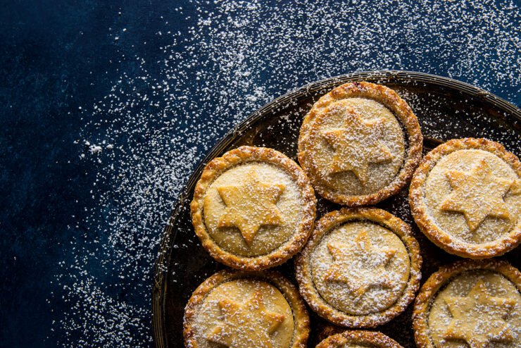 food-and-drink-pr-shot-of-plate-of-mince-pies