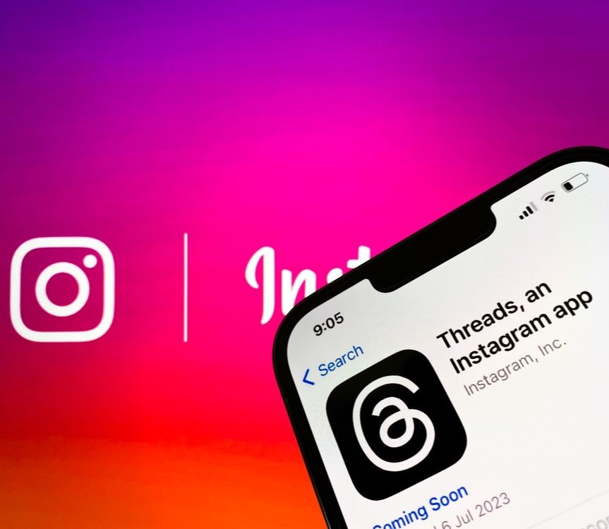 Instagram-logo-with-smartphone-in-front-display-the-threads-app