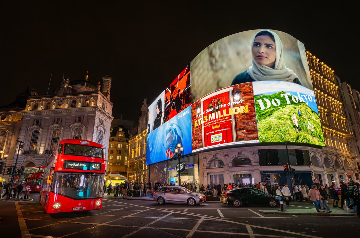 Piccadilly-Circus-and-its-famous-lights-in-Central-London-With-consumer-marketing-ads-on-billboard.