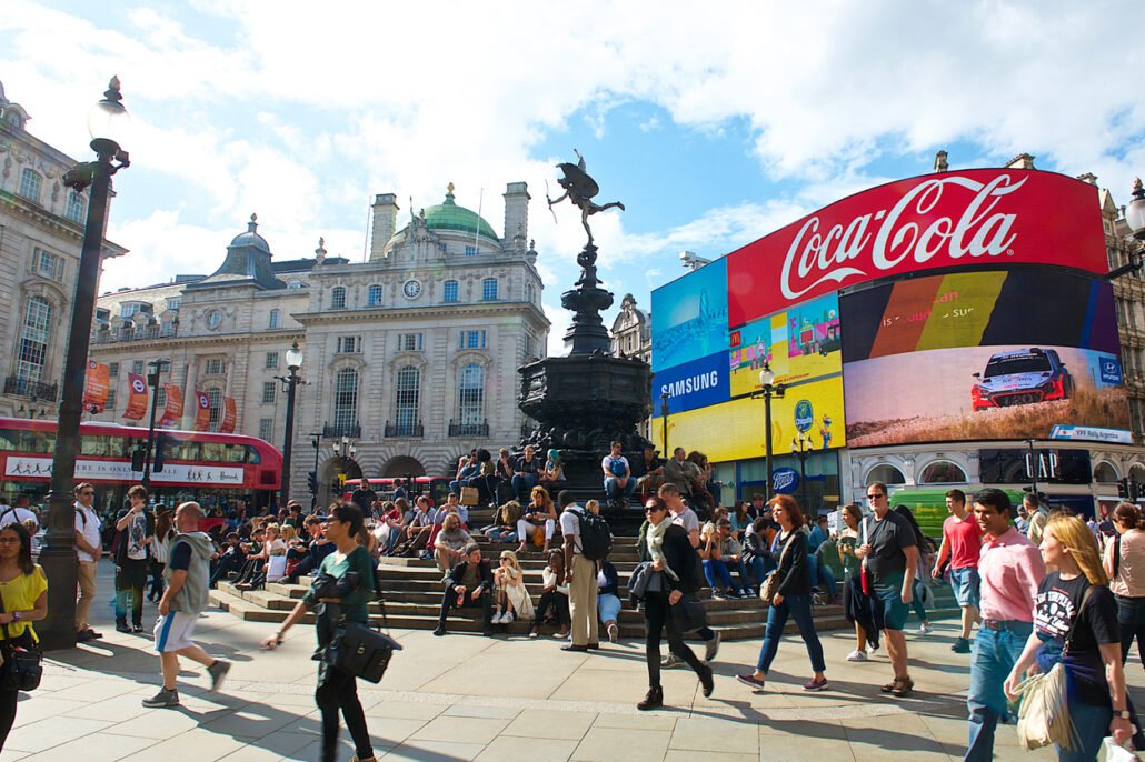 Piccadilly-Circus-road junction-and-public-space-of-London's-West-End-particularly-known-for-its-consumer-marketing-campaign-billoboard