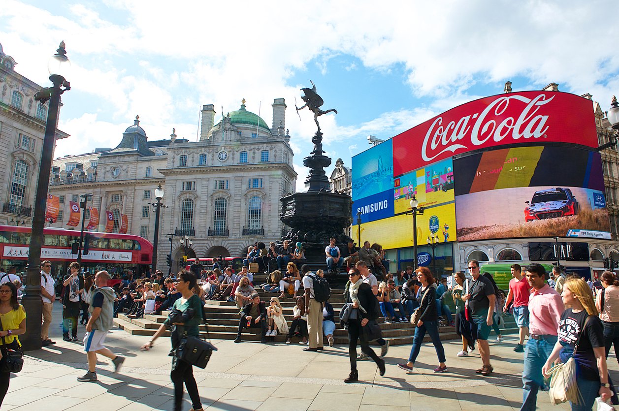 Piccadilly-Circus-road junction-and-public-space-of-London's-West-End-particularly-known-for-its-consumer-marketing-campaign-billoboard